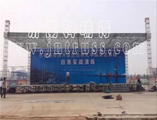 東營港經(jīng)濟(jì)開發(fā)區(qū)危險化學(xué)品突發(fā)事故現(xiàn)場實圖